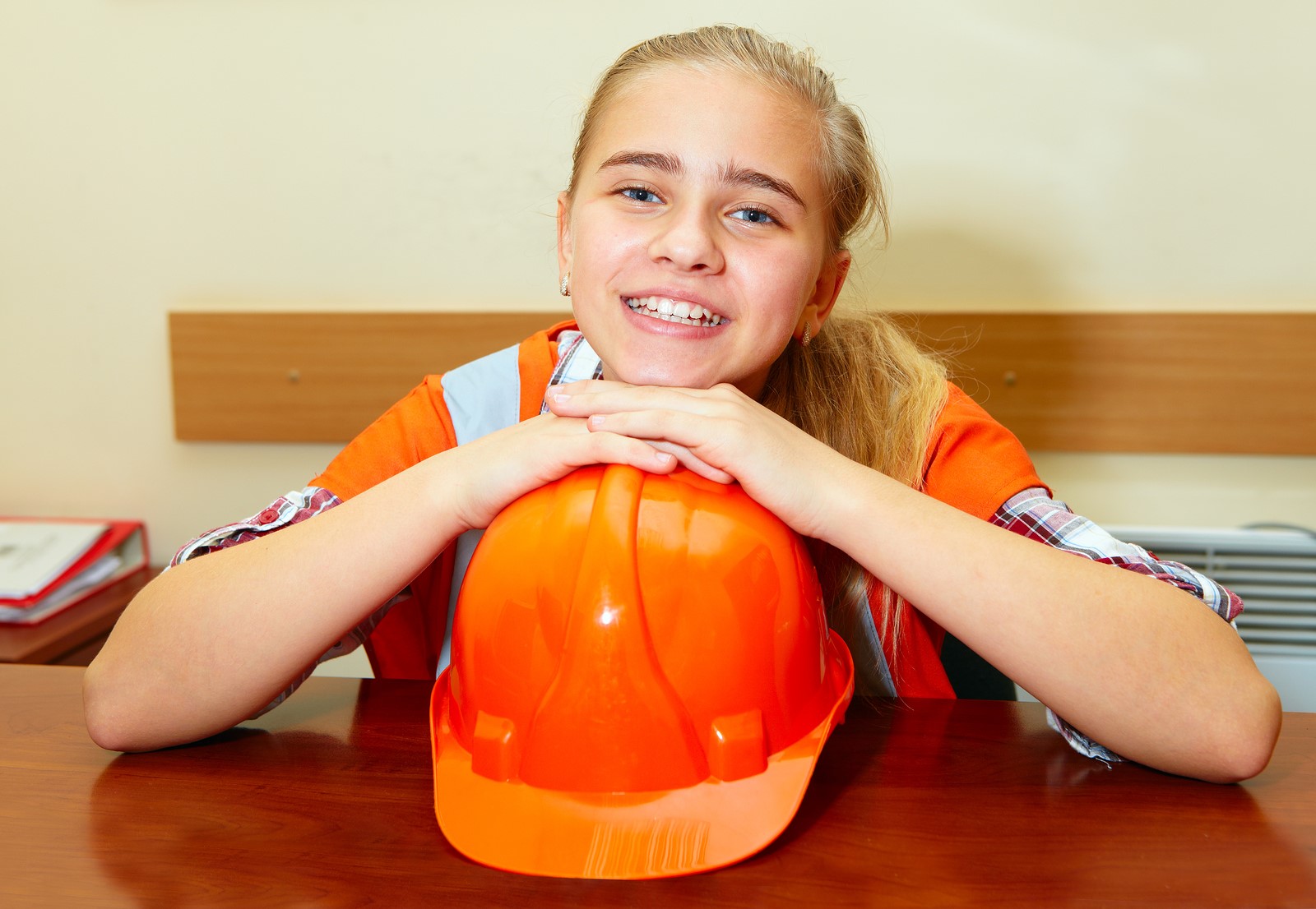 Strong Job Market Means More Summer Seasonal Jobs for Teens